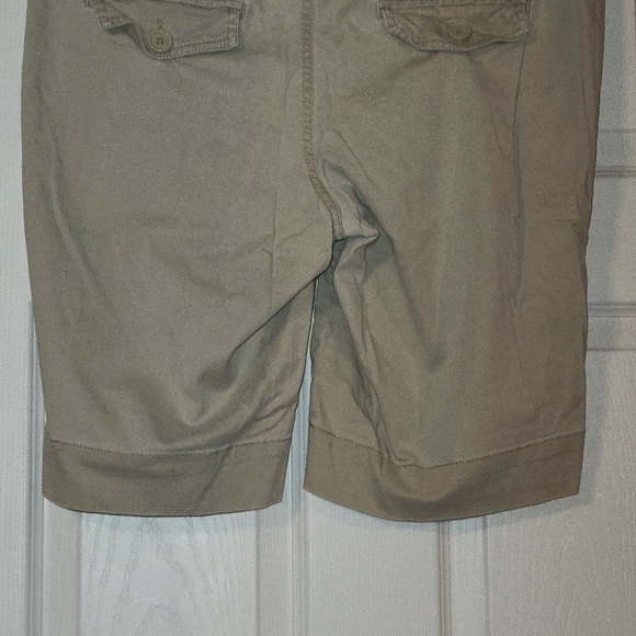 Something trickie size 15 khaki shorts - Picture 5 of 5